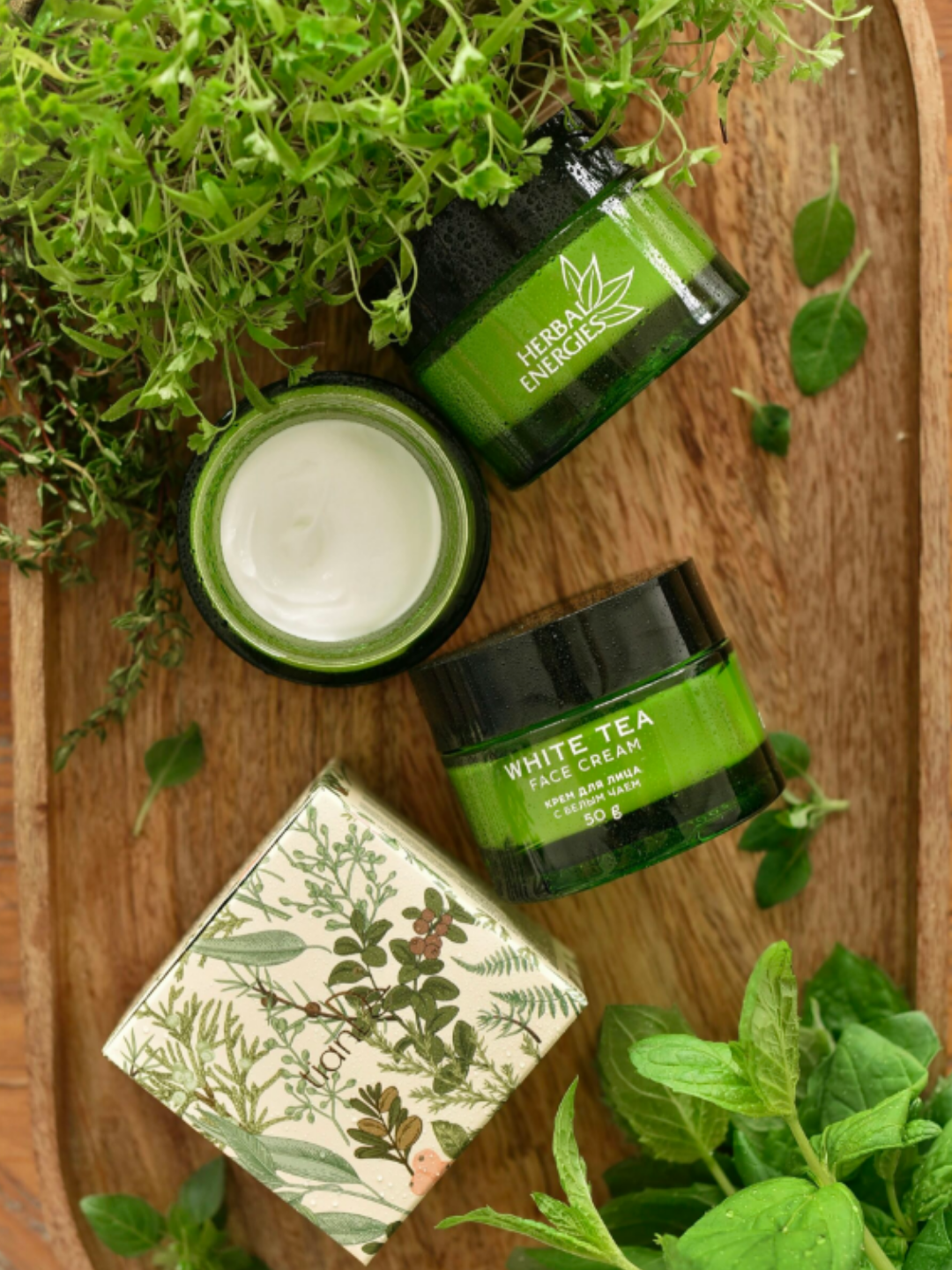 Cremă pentru față cu White Tea Herbal Energies